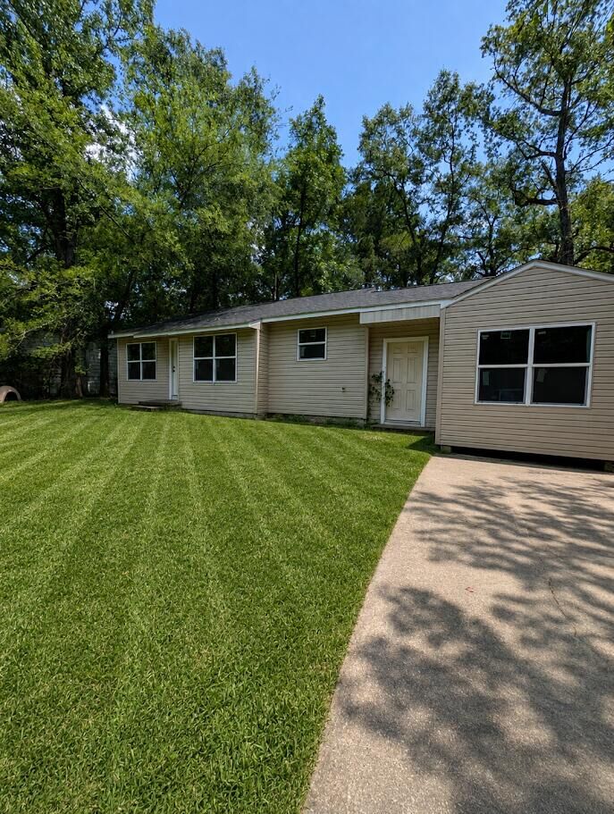 Property Photo: 605 Dogwood Trail TX 75901