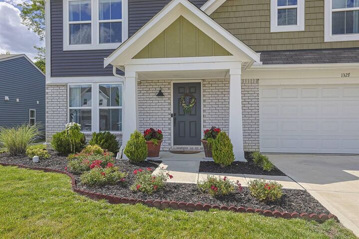 Property Photo: 1327 Meadowcrest Circle KY 41051