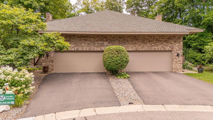Property Photo:  1106 Hollybrook Road  MN 55391 