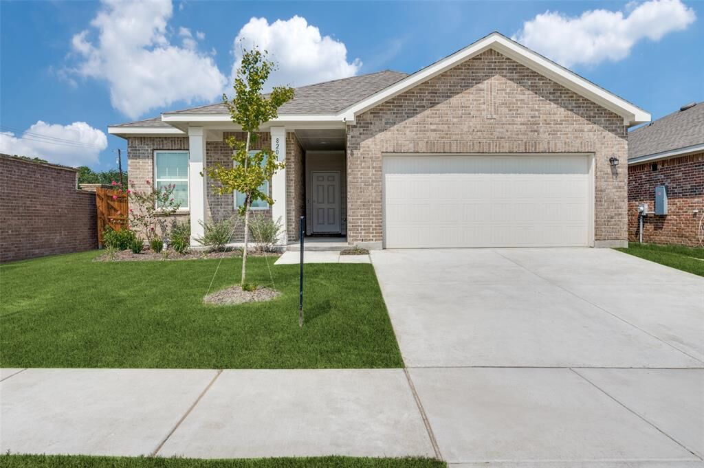 Property Photo:  8201 Bufflehead Drive  TX 76179 