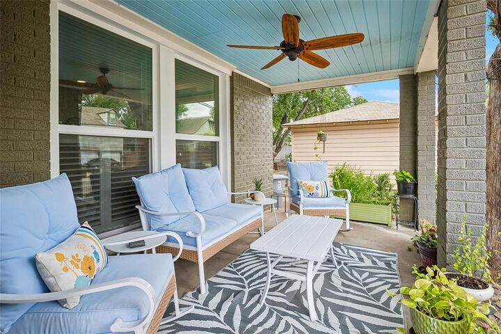 Property Photo:  311 Paulus Avenue  TX 75214 