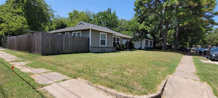 Property Photo: 6840 Van Natta Lane TX 76112