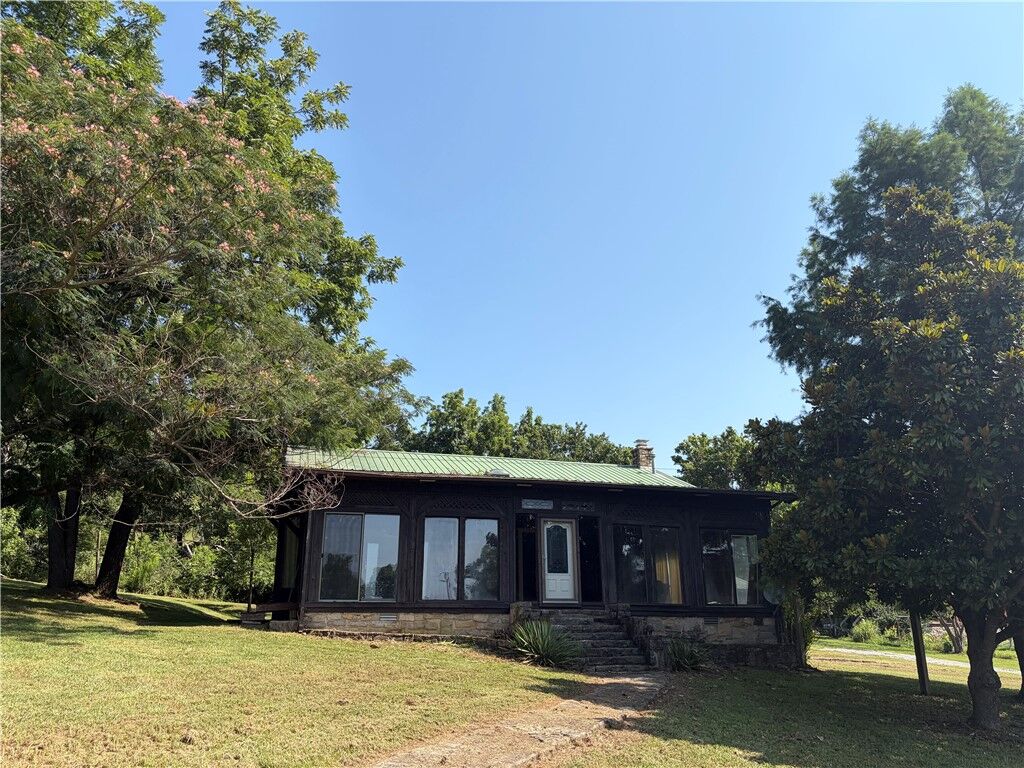 Property Photo: 2046 Hwy 268 AR 72687