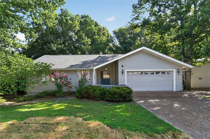 Property Photo: 4 Brecknock Drive AR 72714