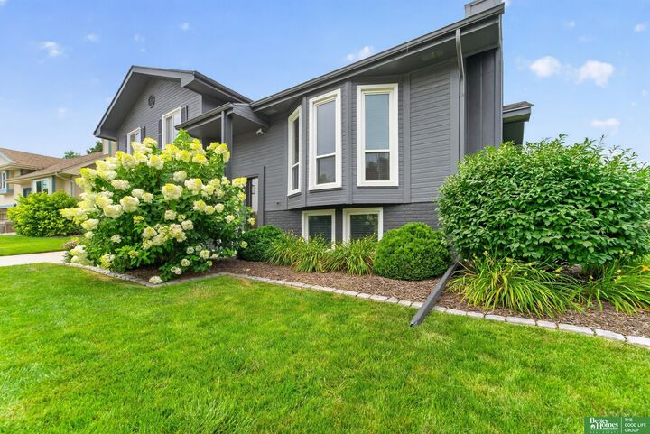Property Photo:  1822 N 145th Street  NE 68154 