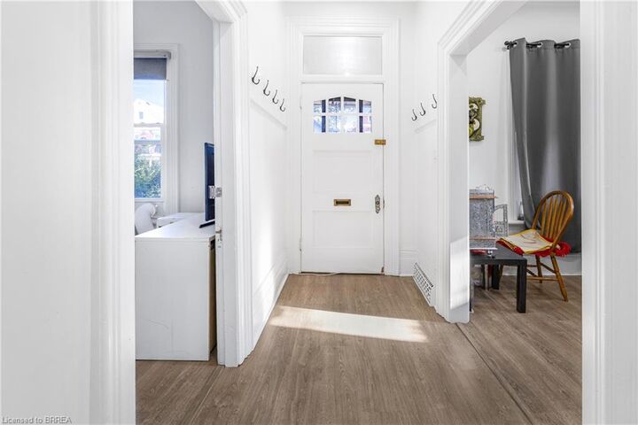 Property Photo:  472 Colborne Street E  ON N3S 3P1 