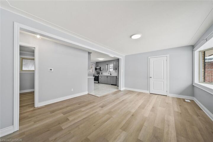Property Photo:  40 Donald Street  ON N2B 3G5 