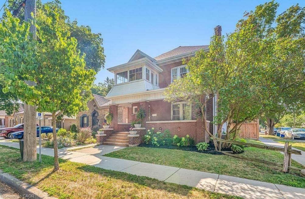 Property Photo:  47 Eagle Avenue  ON N3S 1Z1 