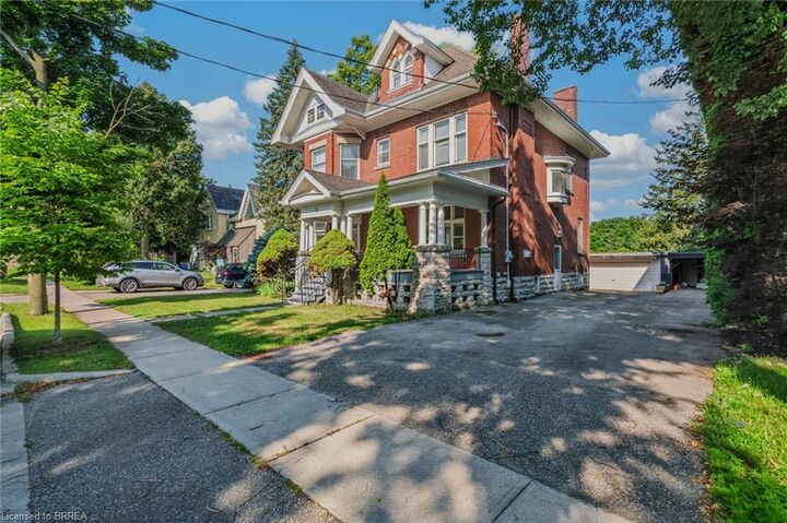 58 Lorne Crescent — photo 1