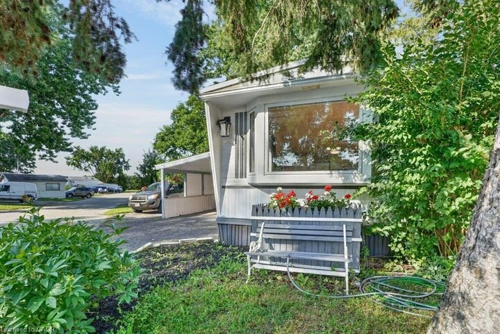 Property Photo:  129 Scott Street  ON N2J 4G8 