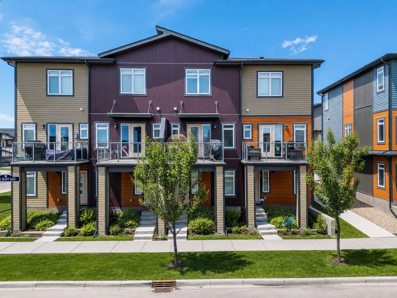 Property Photo: 11 Sage Bluff Gate NW AB T3R 1T5