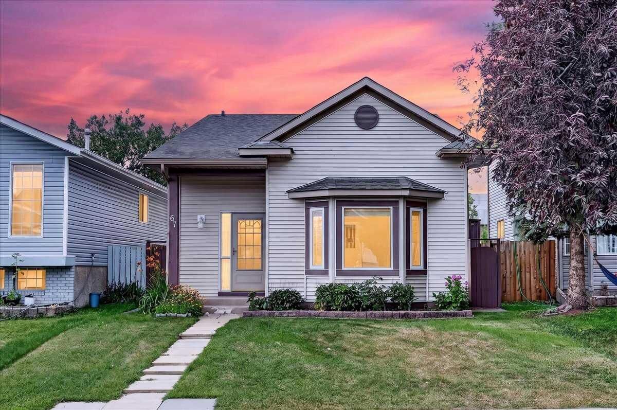 Property Photo: 67 Rivercrest Circle SE AB T2C 4G4