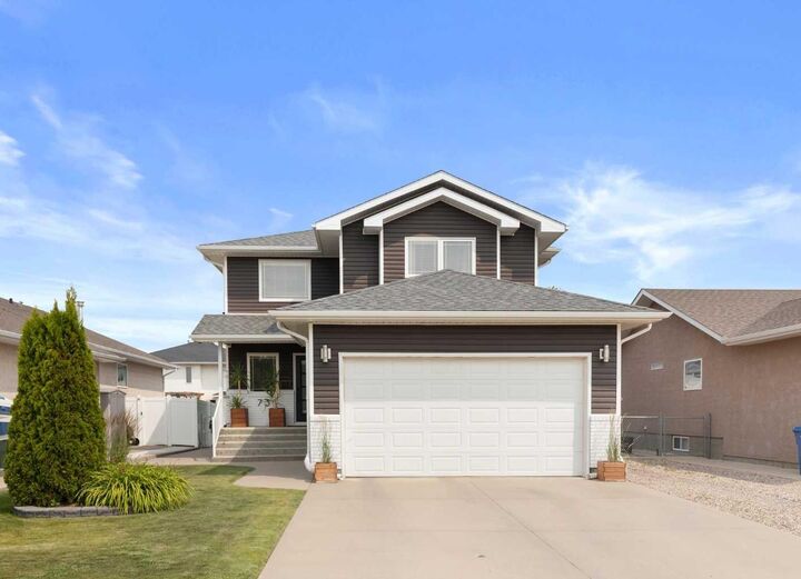 Property Photo: 73 Storrs Crescent SE AB T1B 4J3