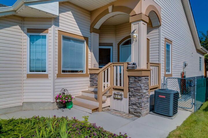Property Photo:  165 Chaparral Villas SE  AB T2X 3N5 