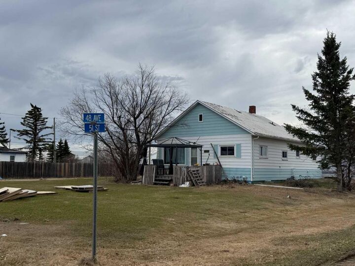 Property Photo:  5031 48 Avenue  AB T0H 1S0 
