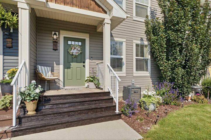Property Photo:  14 Reid Court  AB T4S 0L9 