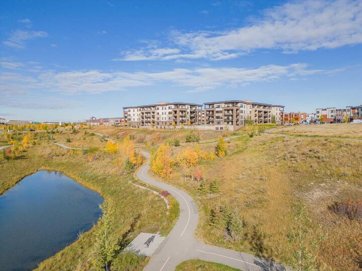 Property Photo:  80 Greenbriar Place NW 3109  AB T3B 6J4 