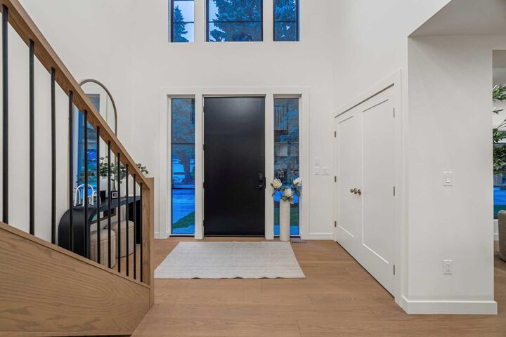 Property Photo:  740 Willamette Drive SE  AB T2J 2A2 