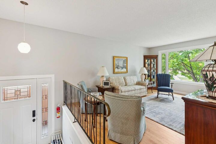 Property Photo:  232 Thames Close NW  AB T2K 5N4 