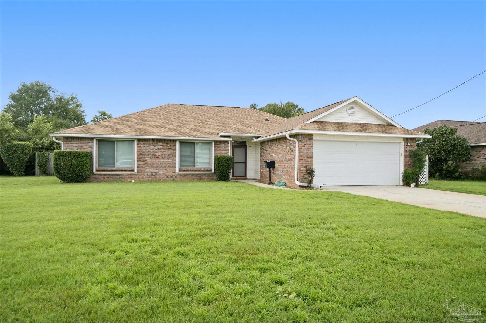 Property Photo: 9075 Caribbean Dr FL 32506