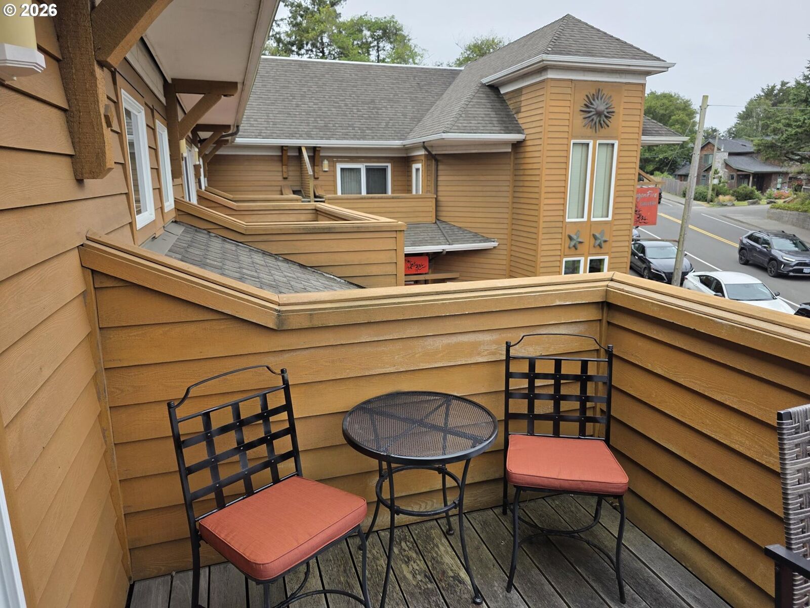 Property Photo: 123 S Hemlock St 203 OR 97110