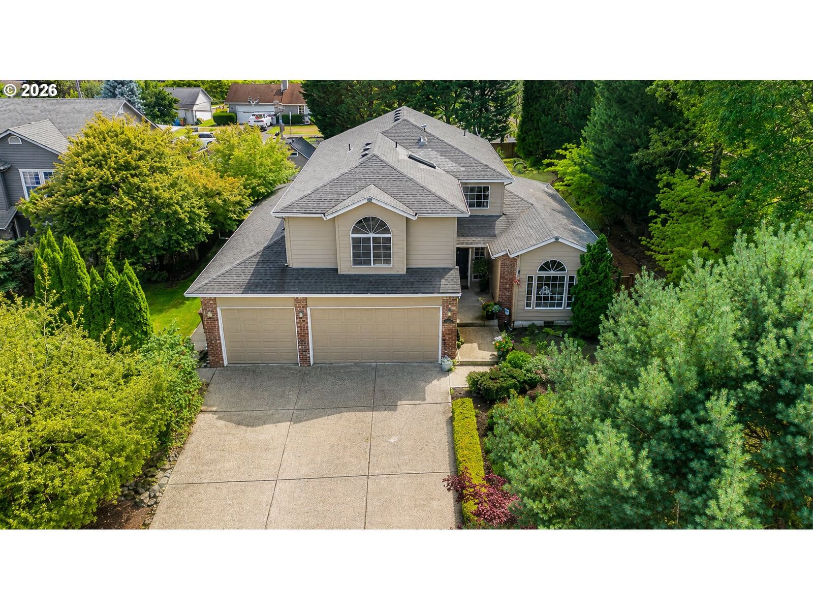 Property Photo:  1840 NW 29th Cir  WA 98607 