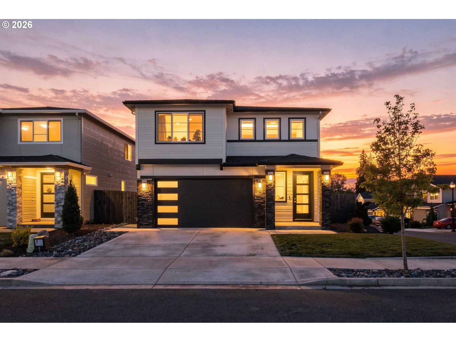 Property Photo:  207 W Laurel St  WA 98671 