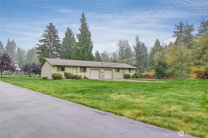 Property Photo:  22415  95th Avenue SE B  WA 98077 