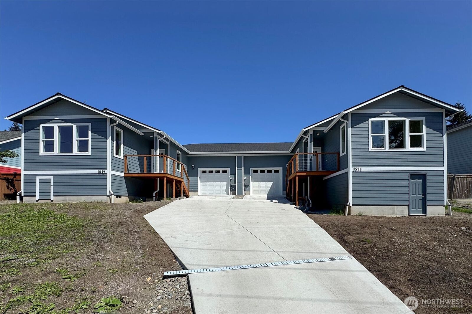 Property Photo: 1917 W 10th Street WA 98363