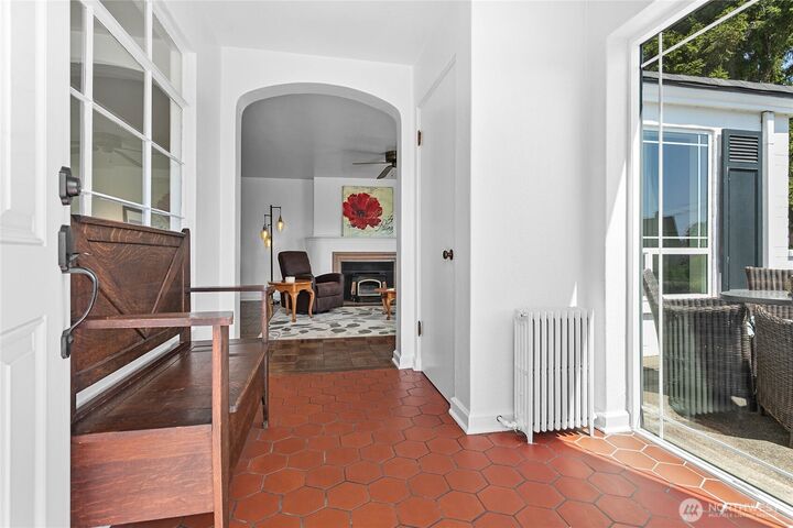 Property Photo:  2716  Cornwall Avenue  WA 98225 