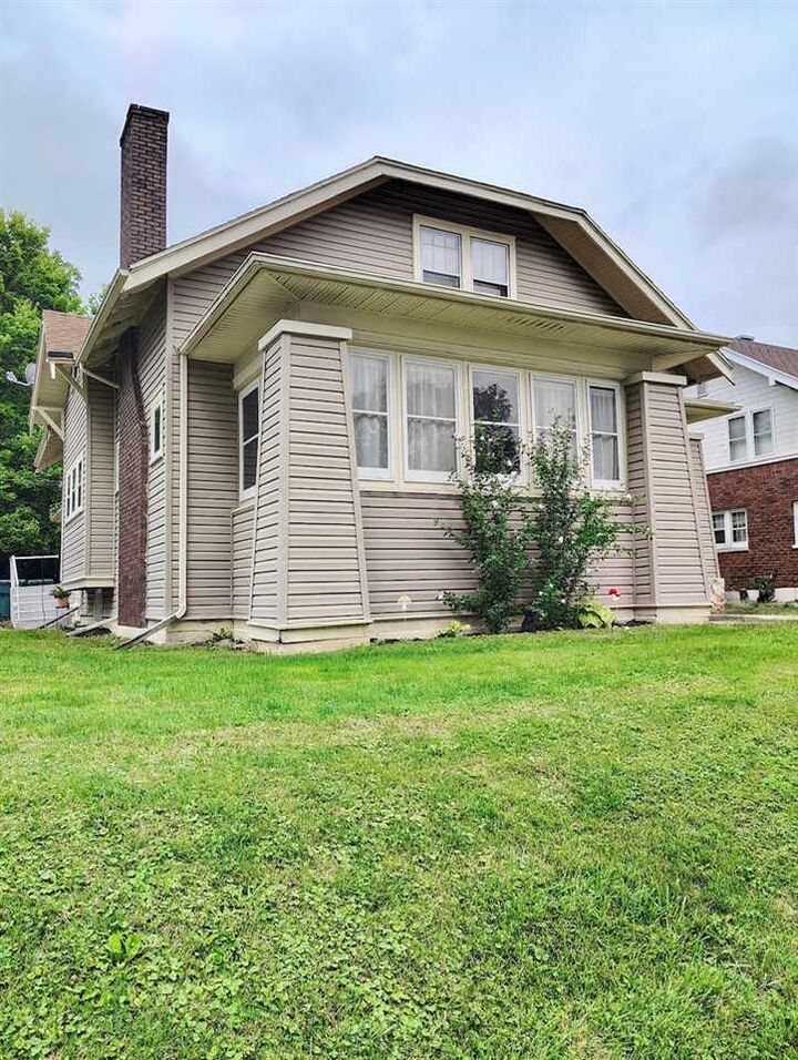 Property Photo:  30 SW 5th  IN 47374 