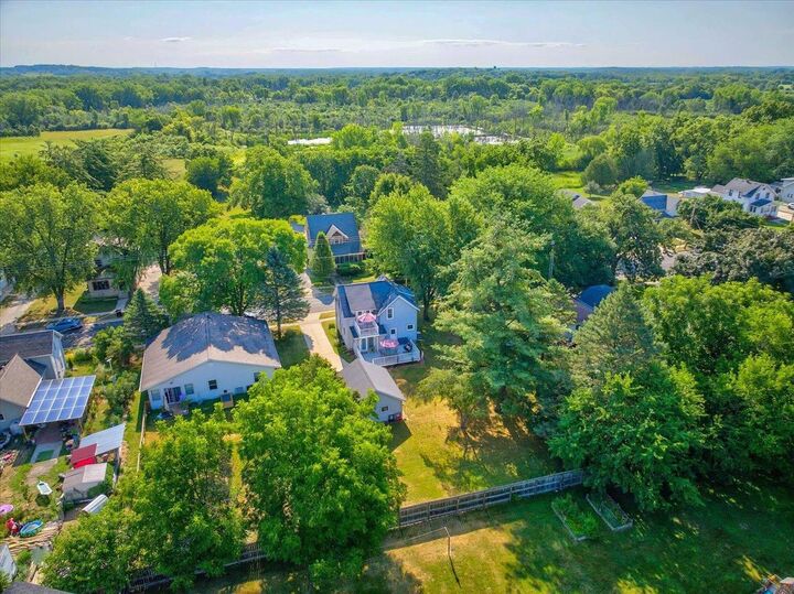 Property Photo:  608 East Street  WI 53538 