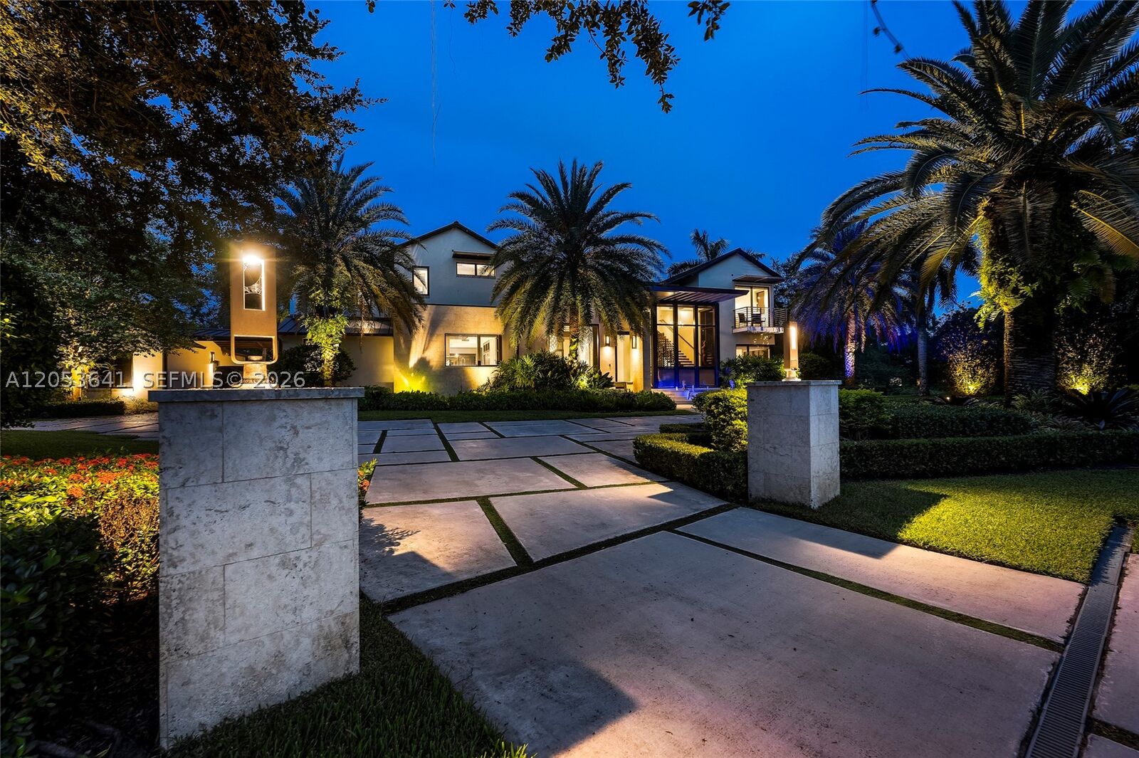 Property Photo:  3714 Pine Lake Dr  FL 33332 
