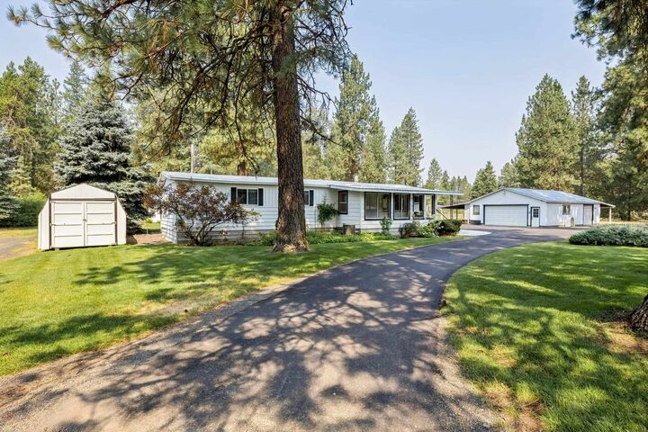 Property Photo: 31315 N Cedar Rd WA 99006
