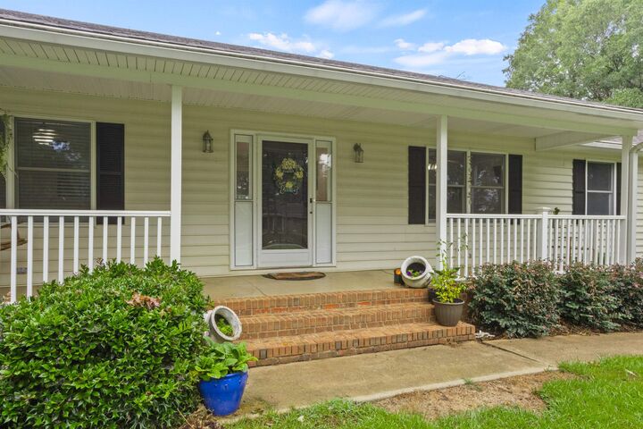 Property Photo:  108 Cardinal Drive  SC 29365 