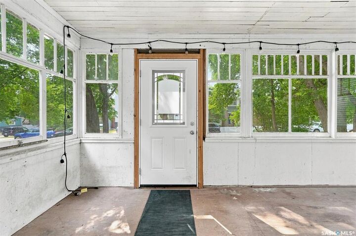 Property Photo: 406 27th Street W SK S7L 0J9