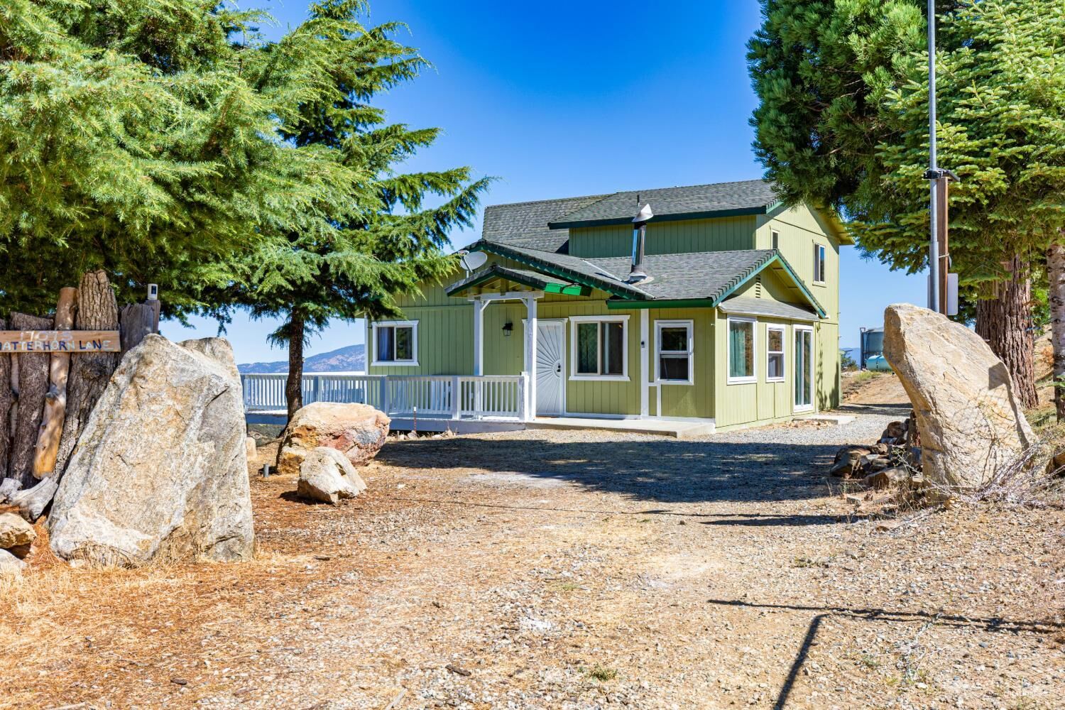 Property Photo:  17075 Matterhorn Drive  CA 93561 