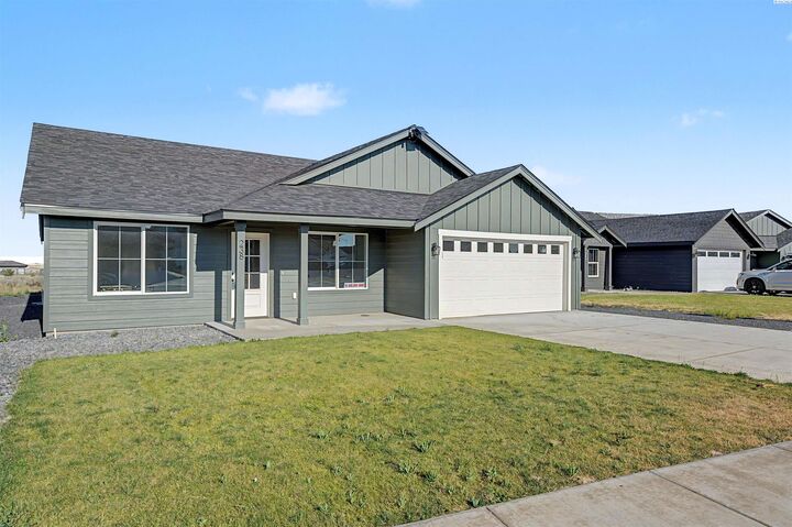 Property Photo: 238 Parkside Pl WA 98823