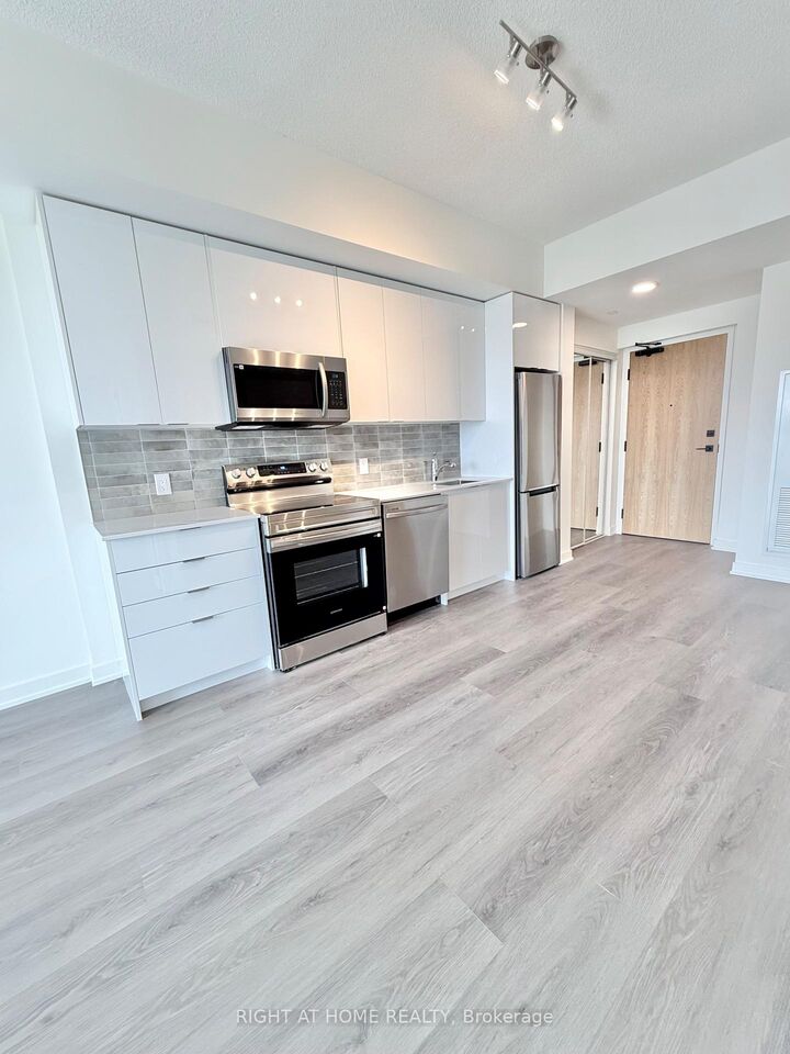 Property Photo: 33 Erie Avenue 1012 ON N3S 0K7