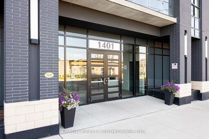 Property Photo:  1401 O'Connor Drive 217  ON M4B 2V5 