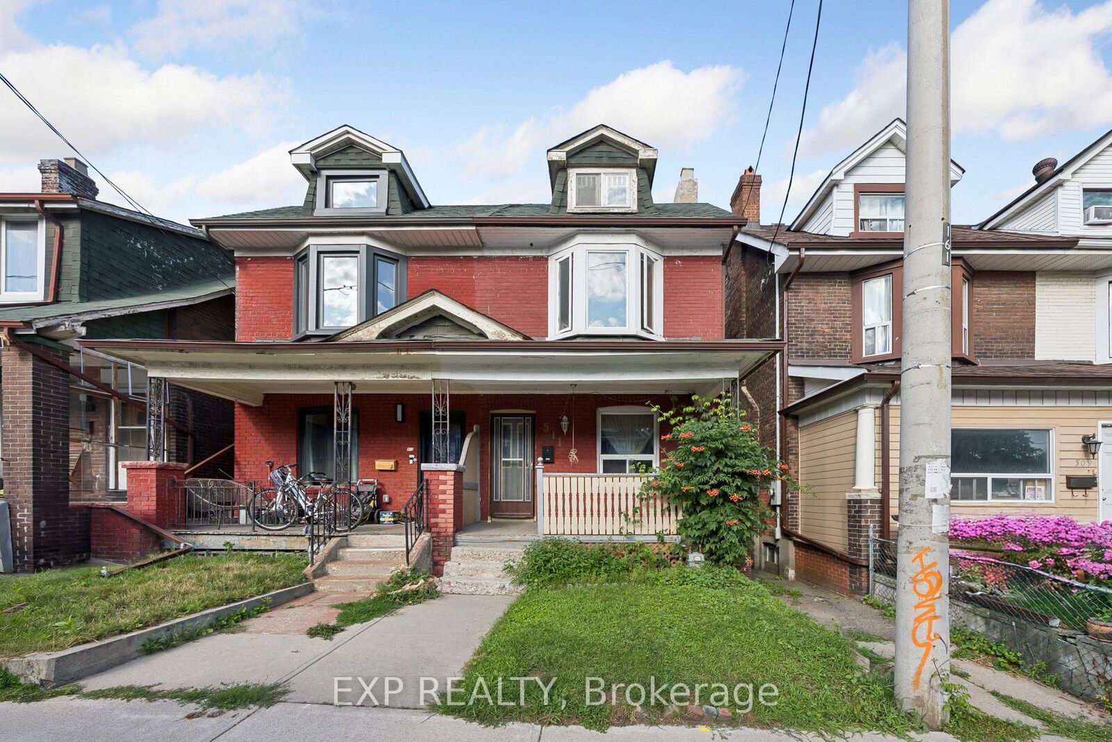 Property Photo:  511 Carlaw Avenue  ON M4K 3J3 