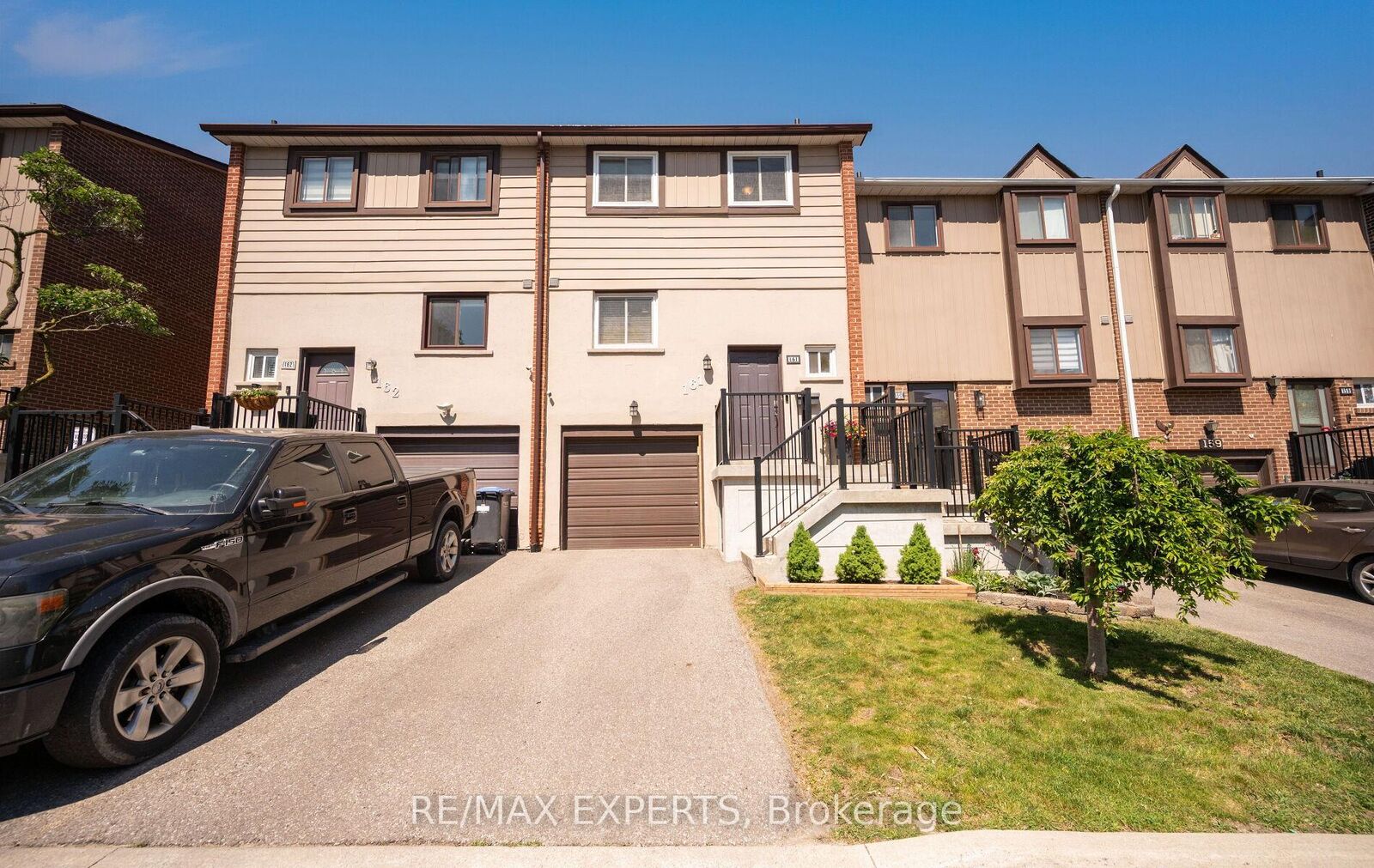 Property Photo: 161 Moregate Crescent 15 ON L6S 3K9