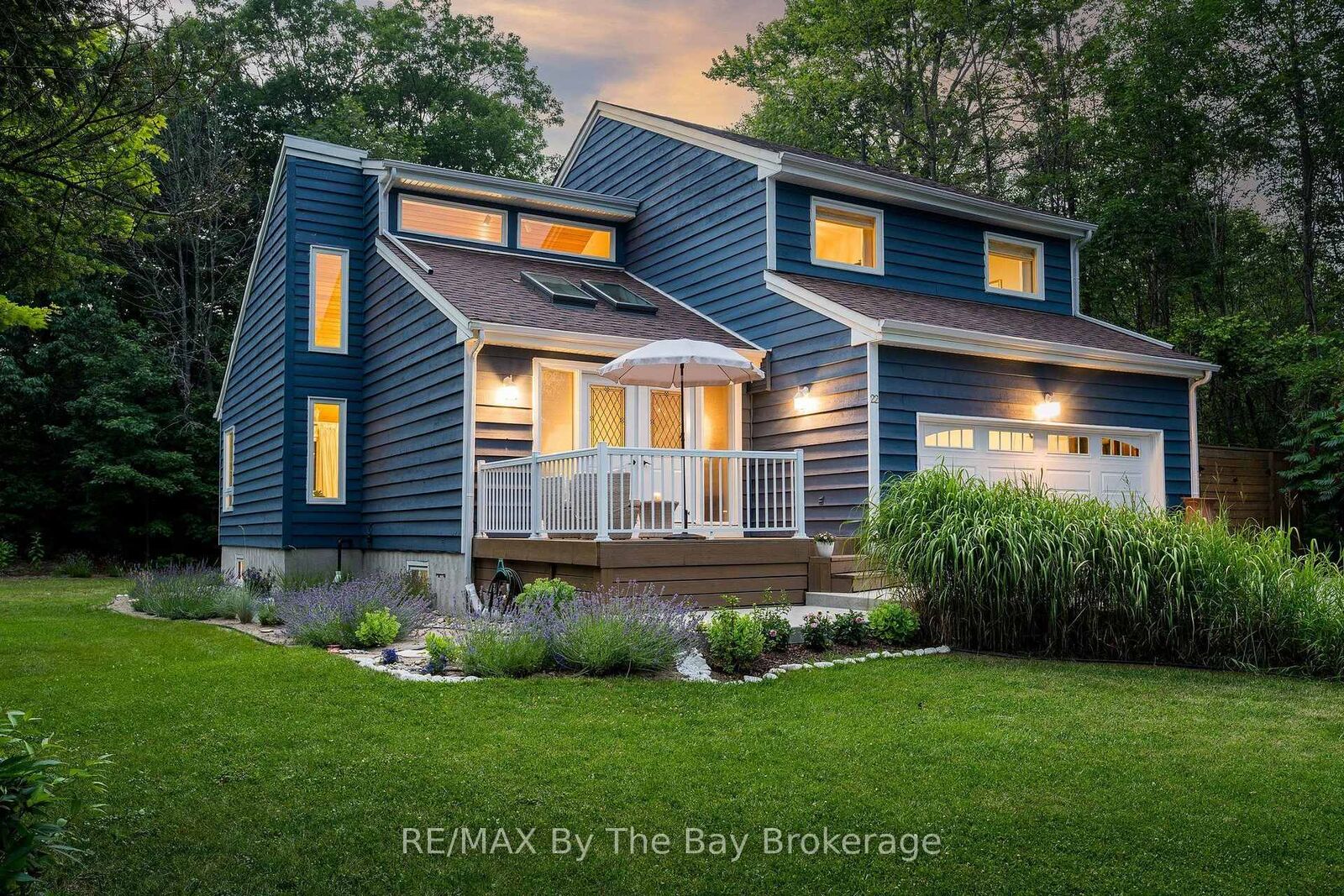 Property Photo:  22 Bridlewood Crescent  ON L9Z 1B4 