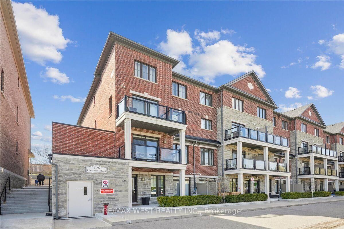 Property Photo: 196 Pine Grove Road 25 ON L4L 0H8