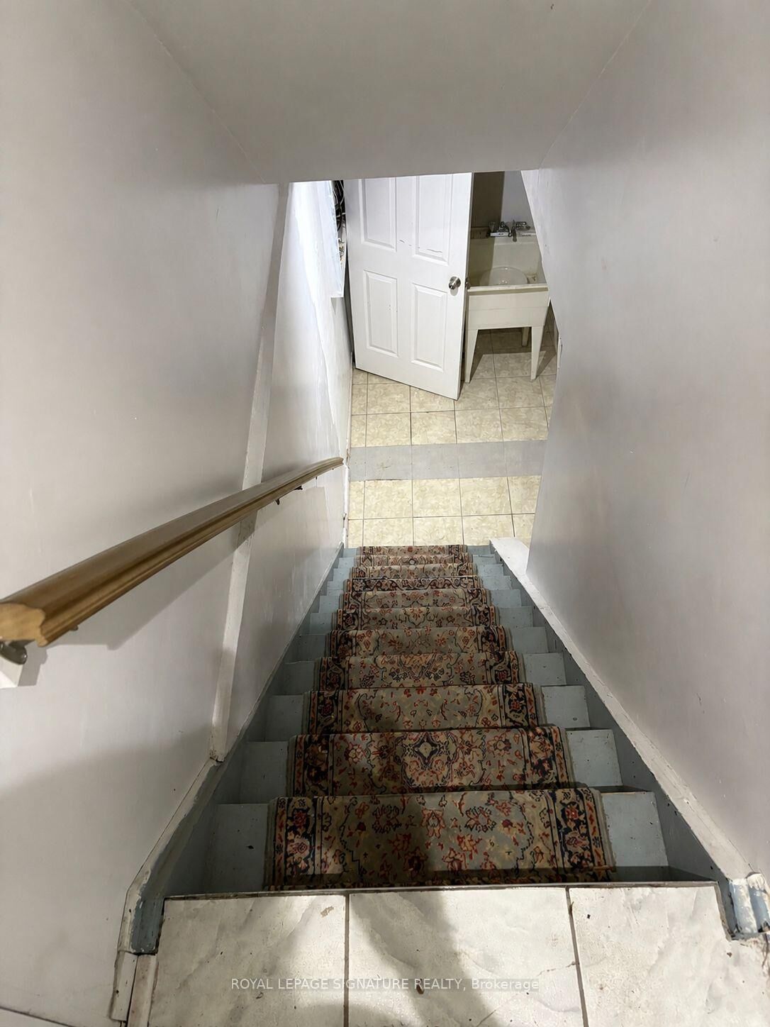 Property Photo: 137 Madoc Drive Lower ON L6V 2A5