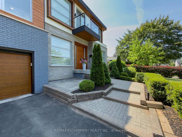 Property Photo: 5178 Hunter Drive ON L7L 3H8