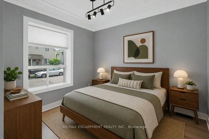 Property Photo: 21 East Bend Avenue N ON L8L 7E1