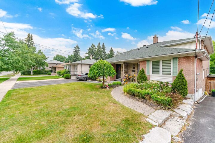 Property Photo: 334 Woodsworth Road ON M2L 2T6