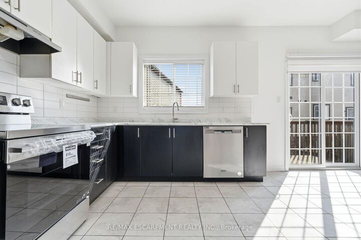 Property Photo:  17 Savage Drive  ON L8B 0A1 