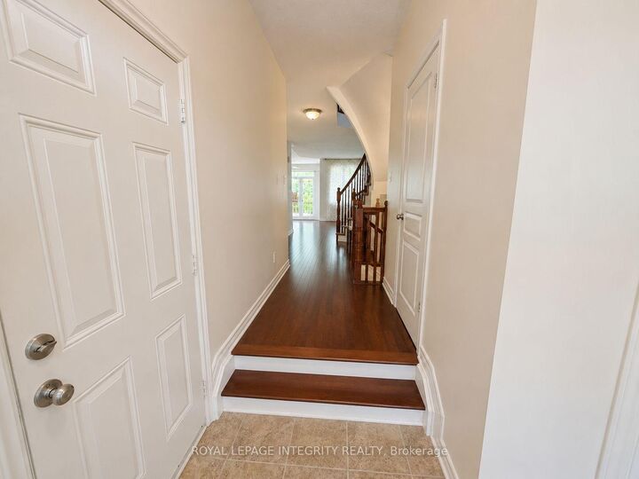 Property Photo:  106 Hornchurch Lane  ON K2J 0A6 